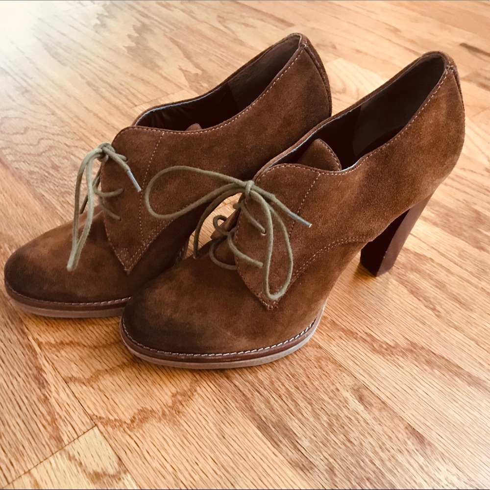 BCBG Brown Oxfords 4” heel